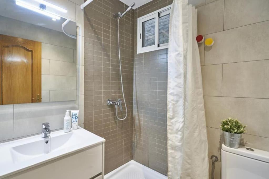 Bebarceloner Sants Apartments- 3 Bedroom Barcelone